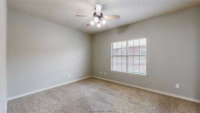 211 Forest Drive Room C, College Station, TX 77840