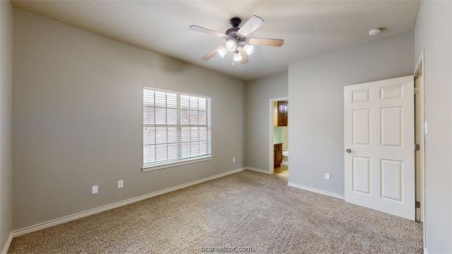 211 Forest Drive Room C, College Station, TX 77840