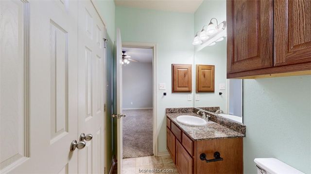 211 Forest Drive Room C, College Station, TX 77840