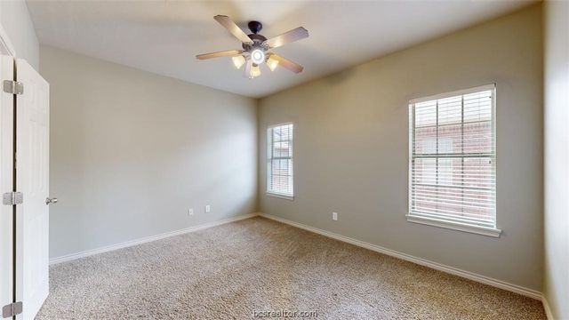 211 Forest Drive Room C, College Station, TX 77840
