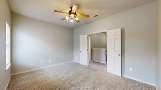 211 Forest Drive Room C, College Station, TX 77840