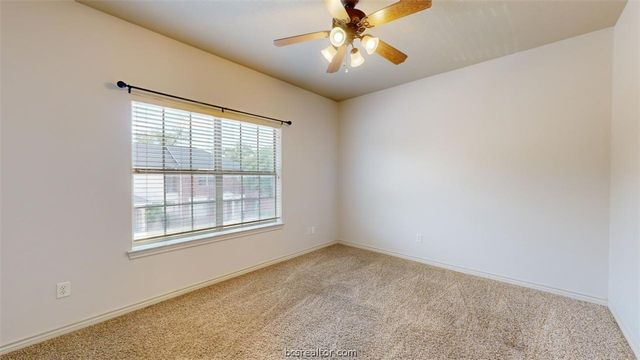211 Forest Drive Room C, College Station, TX 77840