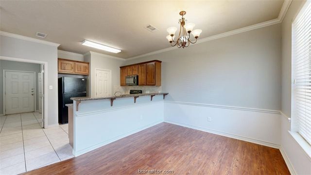 211 Forest Drive Room C, College Station, TX 77840