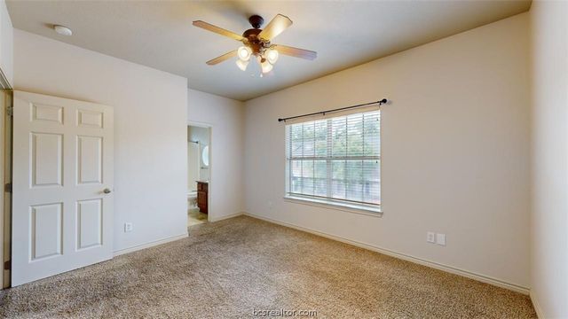 211 Forest Drive Room C, College Station, TX 77840