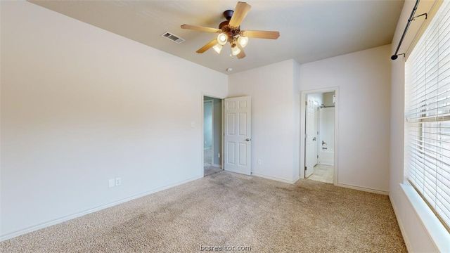 211 Forest Drive Room C, College Station, TX 77840