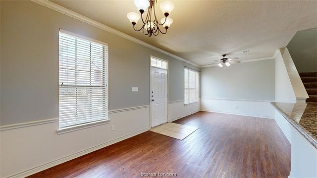 211 Forest Drive Room C, College Station, TX 77840
