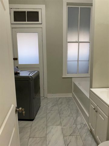 1006 Main ST B, Bastrop, TX 78602