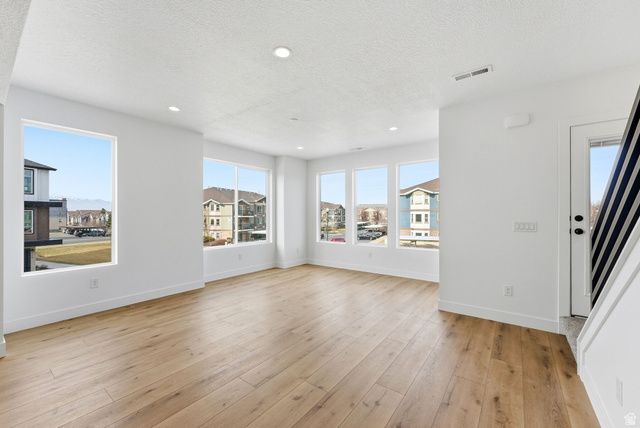 132 CHAMBORD CT, Sandy, UT 84070