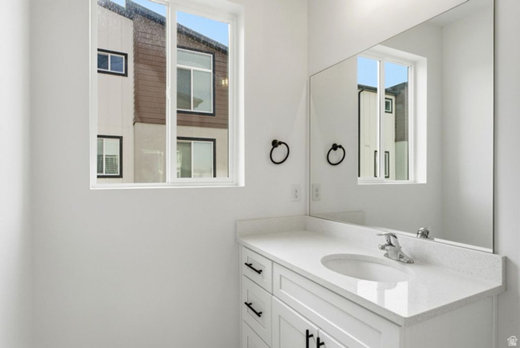 Image 15 of property listing at 132 E CHAMBORD CT, Sandy, UT 84070