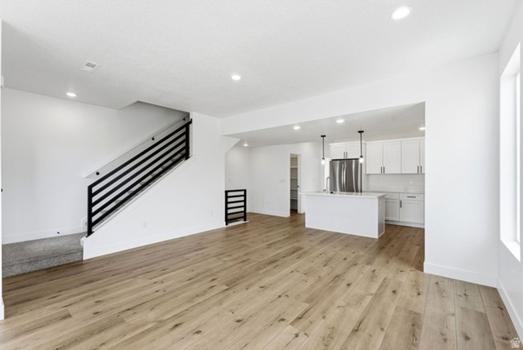 Image 17 of property listing at 132 E CHAMBORD CT, Sandy, UT 84070