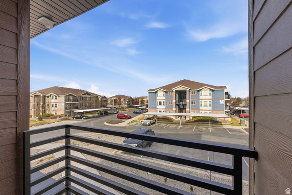Image 20 of property listing at 132 E CHAMBORD CT, Sandy, UT 84070