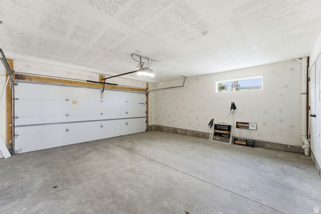 Image 32 of property listing at 132 E CHAMBORD CT, Sandy, UT 84070