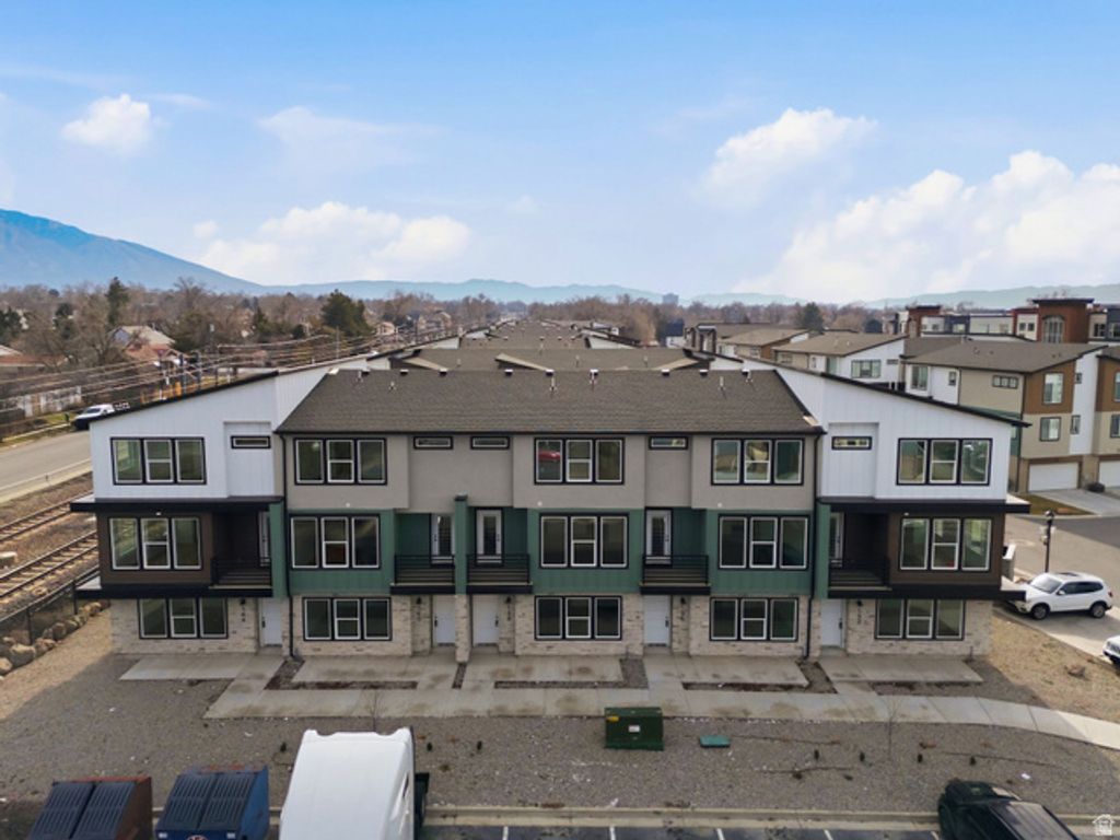 Image 33 of property listing at 132 E CHAMBORD CT, Sandy, UT 84070