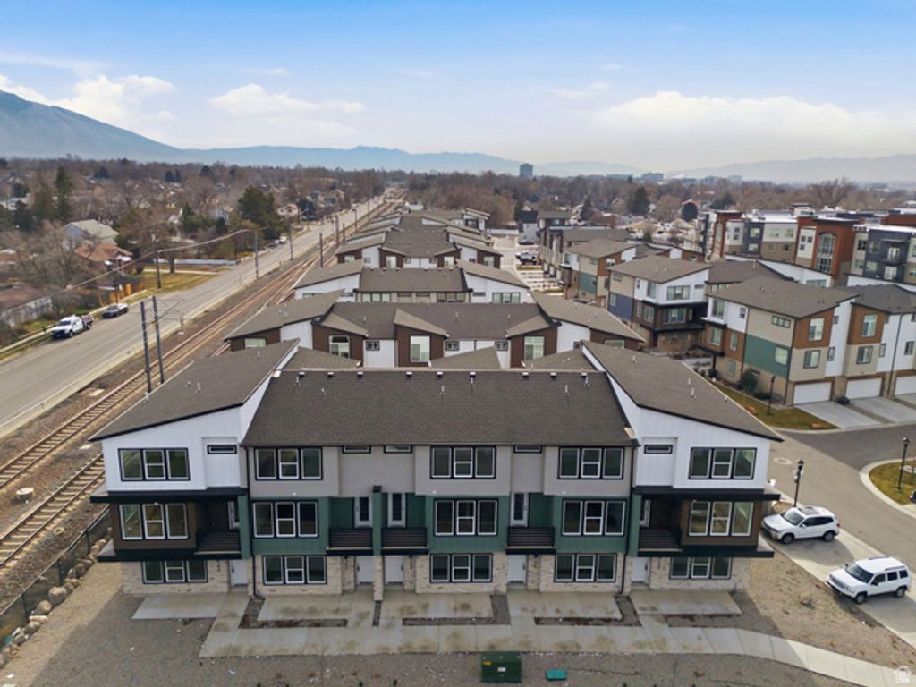 Image 35 of property listing at 132 E CHAMBORD CT, Sandy, UT 84070