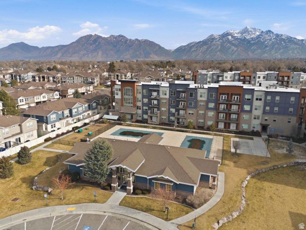 Image 37 of property listing at 132 E CHAMBORD CT, Sandy, UT 84070