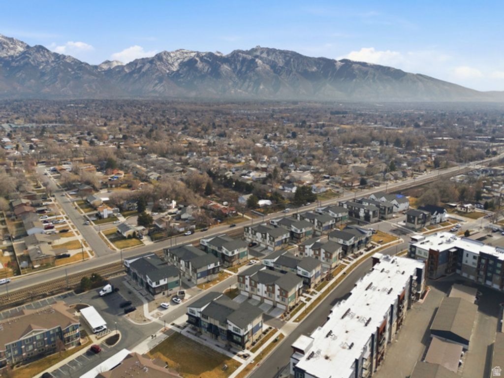 Image 40 of property listing at 132 E CHAMBORD CT, Sandy, UT 84070