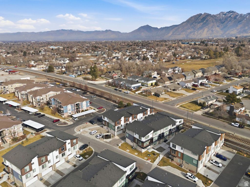 Image 41 of property listing at 132 E CHAMBORD CT, Sandy, UT 84070