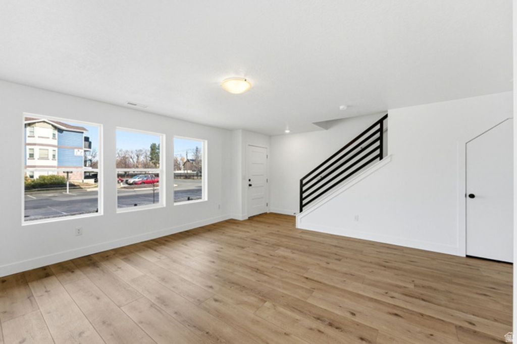 Image 10 of property listing at 132 E CHAMBORD CT, Sandy, UT 84070