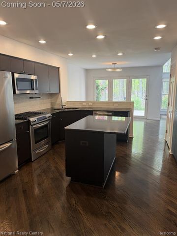 5303 Royal Vale Lane, Dearborn, MI 48126