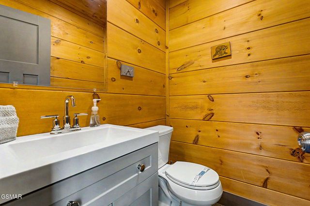 1012 Ravens Ford Way, Sevierville, TN 37876