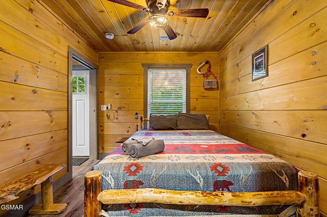 1012 Ravens Ford Way, Sevierville, TN 37876