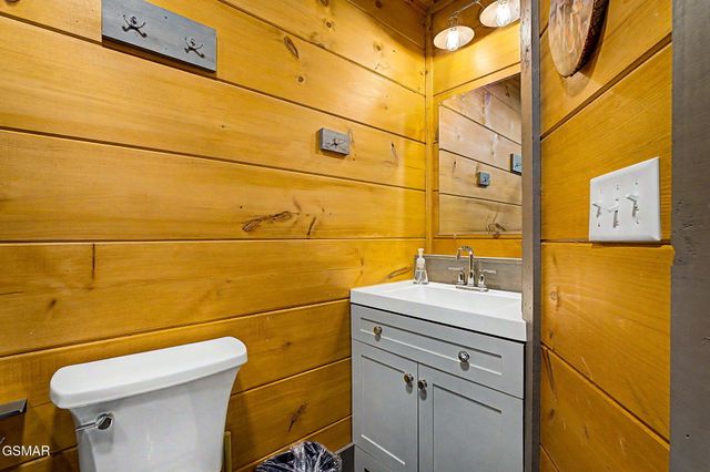 1012 Ravens Ford Way, Sevierville, TN 37876