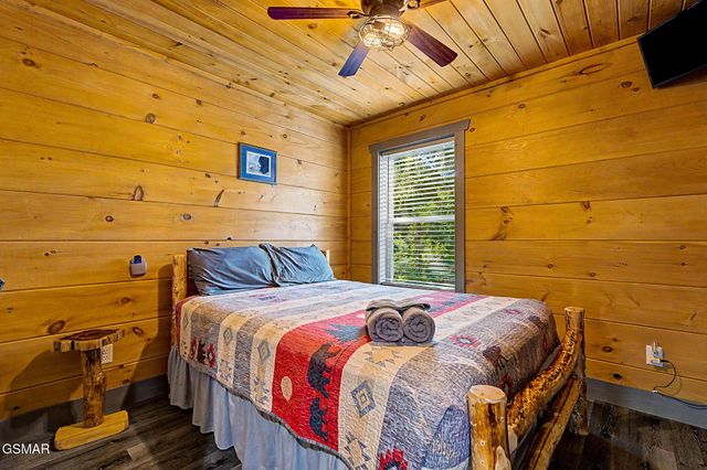 1012 Ravens Ford Way, Sevierville, TN 37876
