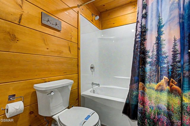 1012 Ravens Ford Way, Sevierville, TN 37876