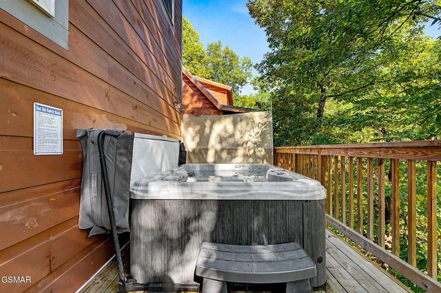 1012 Ravens Ford Way, Sevierville, TN 37876