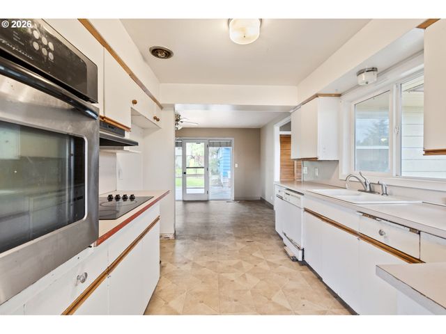 9505 Se 132ND Ave, Happy Valley, OR 97086