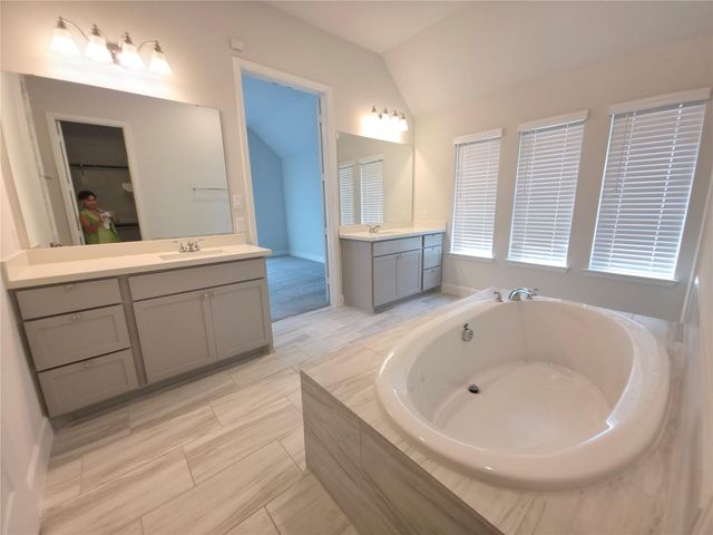 1140 Wandering Brook Street, Magnolia, TX 77354