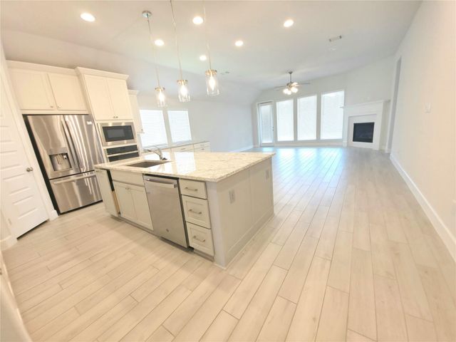 1140 Wandering Brook Street, Magnolia, TX 77354