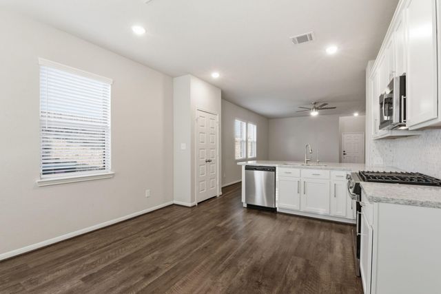 8415 Baywatch Circle, Baytown, TX 77523