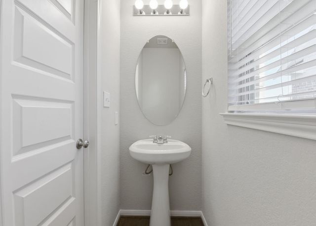 8415 Baywatch Circle, Baytown, TX 77523