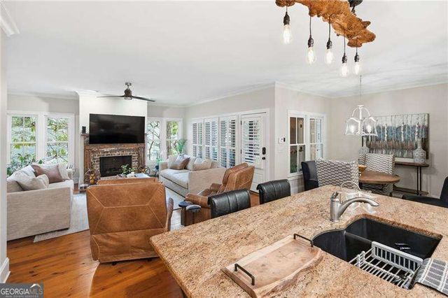 169 Hubbard Road, Woodstock, GA 30188