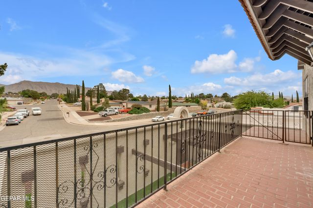 425 VALPLANO Drive, El Paso, TX 79912