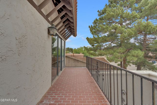 425 VALPLANO Drive, El Paso, TX 79912
