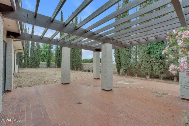 425 VALPLANO Drive, El Paso, TX 79912