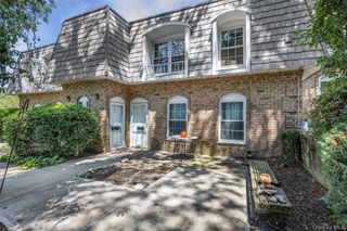 655 Middle Country Road 1G1, Coram, NY 11727