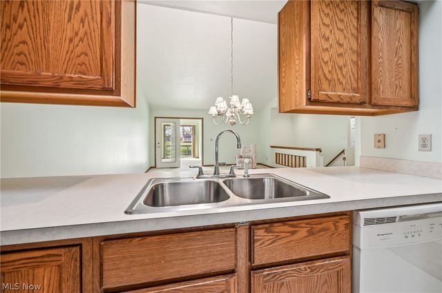 117 Greenfield Oval, Warren, OH 44483