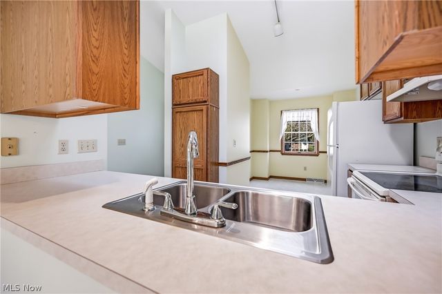 117 Greenfield Oval, Warren, OH 44483