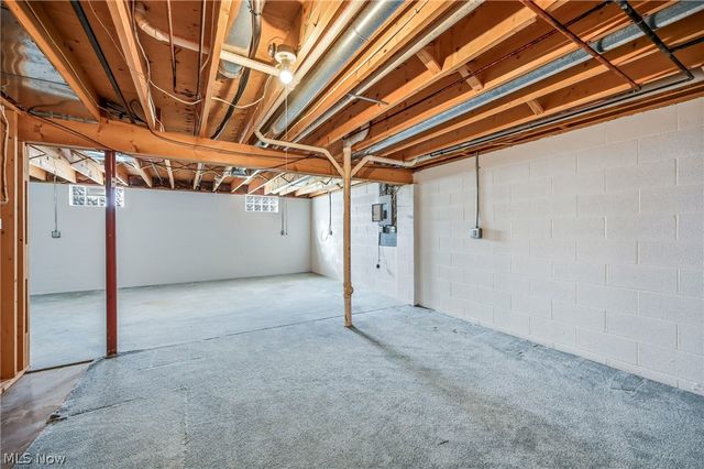 117 Greenfield Oval, Warren, OH 44483