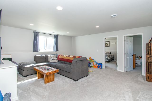 7880 Lost River Road, Horace, ND 58047