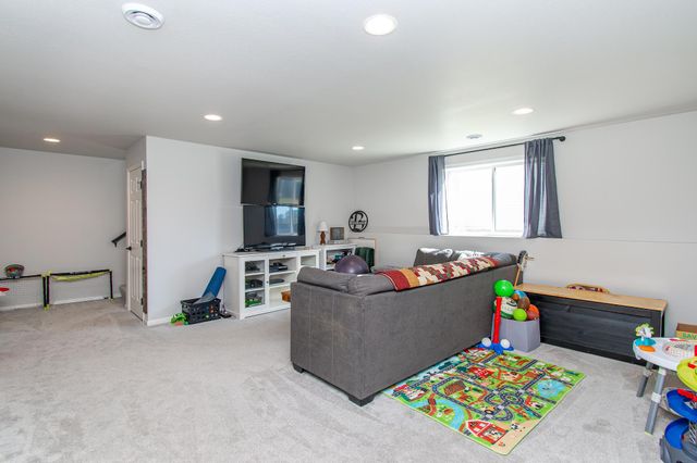 7880 Lost River Road, Horace, ND 58047