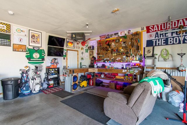 7880 Lost River Road, Horace, ND 58047