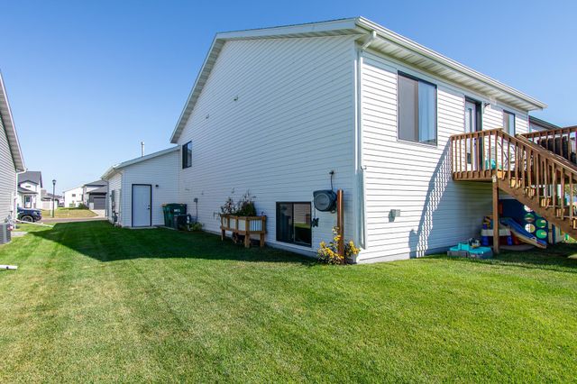 7880 Lost River Road, Horace, ND 58047