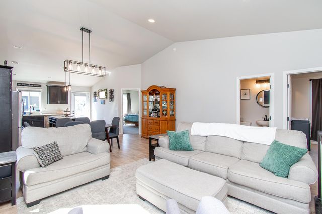 7880 Lost River Road, Horace, ND 58047