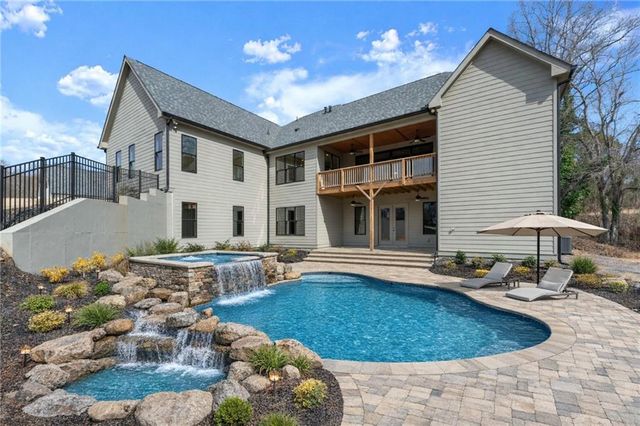 9224 Waldrip Road, Gainesville, GA 30506