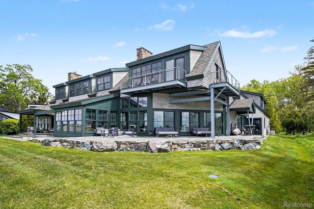 12410 Woodhull Landing, Fenton Charter Township, MI 48430