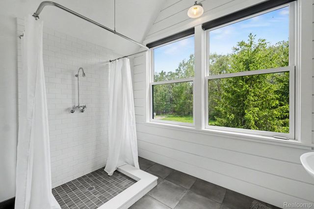 12410 Woodhull Landing, Fenton Charter Township, MI 48430